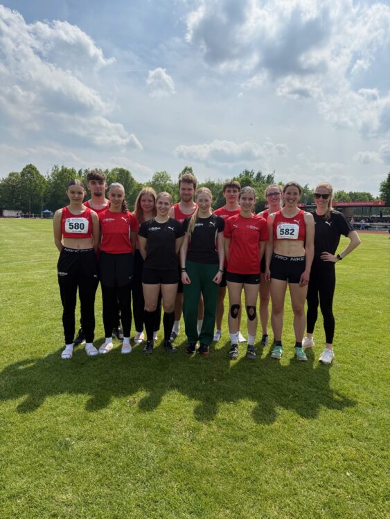 v.L.: Jill Haudek, Enno Kreimer, Jenna Haudek, Eva Deitmaring, Franzi Lenz, Felix Uhlenbrock, Jula Deiters, Max Wolgast, Julia Stoyke, Nadine Arning, Marie Hellmann, Fenja Gude